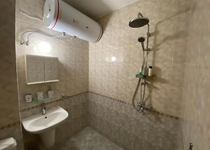 Studio, Sunny Fort, Sunny